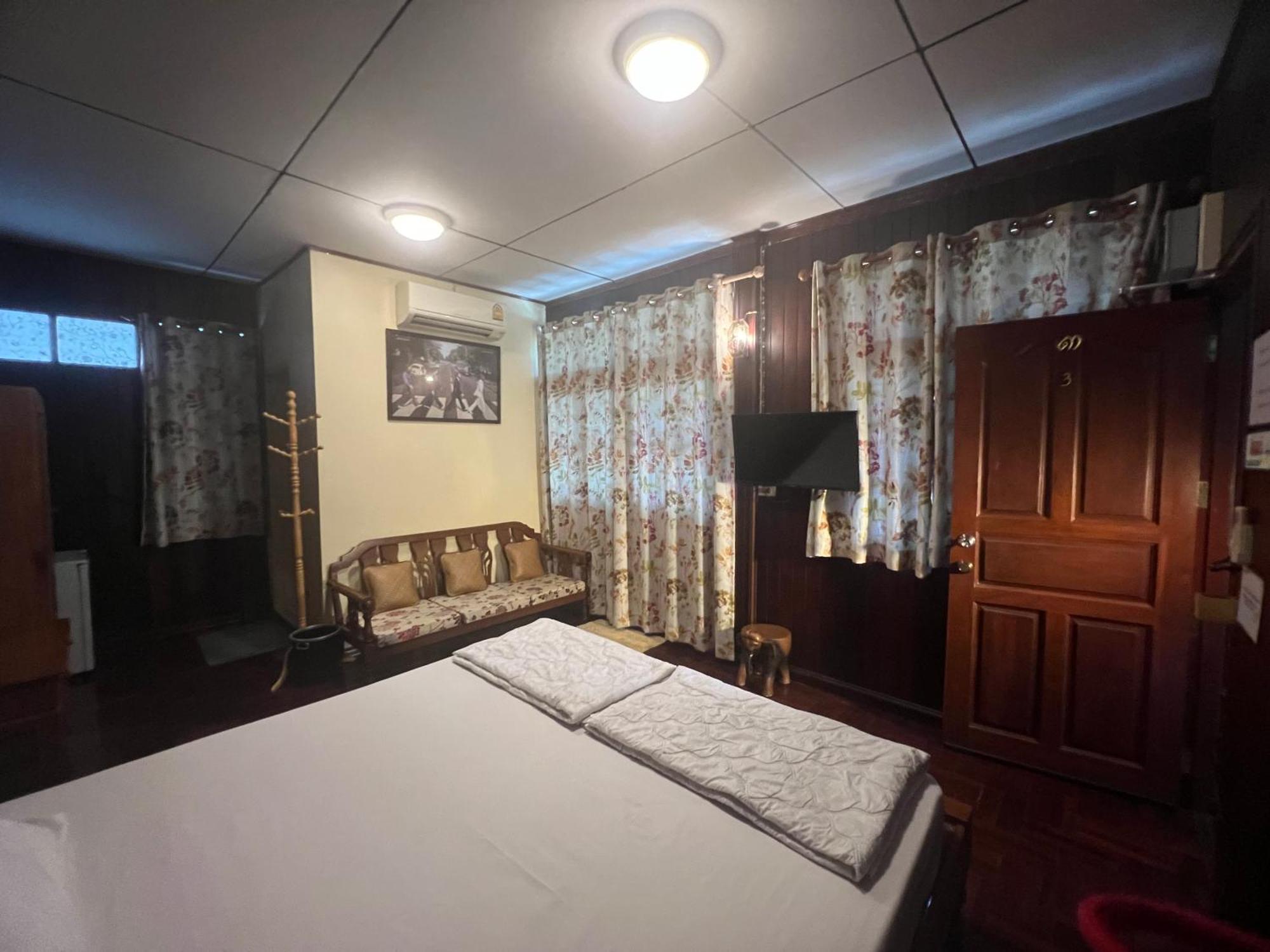 Ban Heng Apartment Пра Након Си Аютая Екстериор снимка